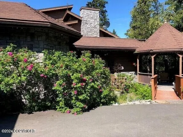 16420 Saint James Cir, Anchorage, AK 99516