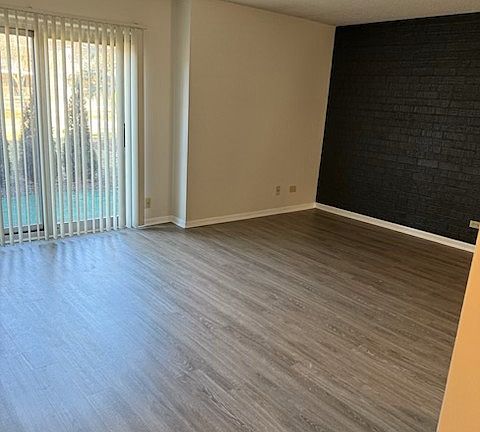 3rd image of 3850 S Parkway Dr APT 1F