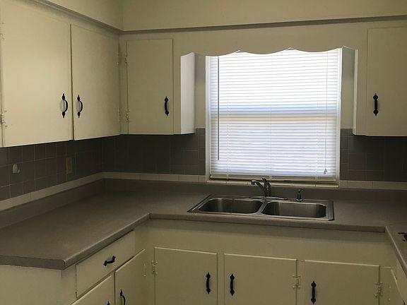 2nd image of 4227 W Kennedy Blvd APT C
