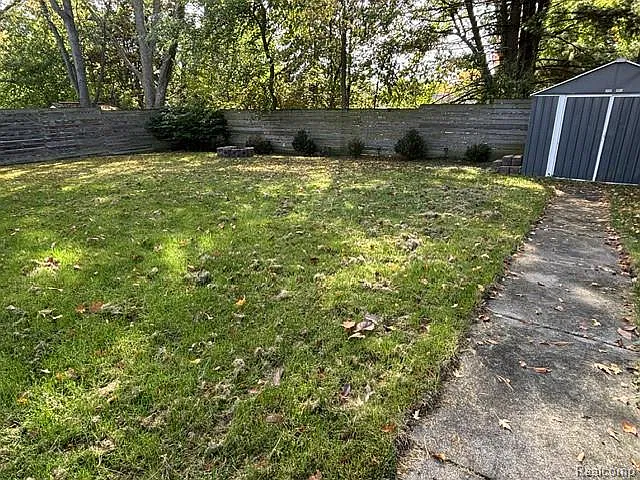 3 bed, 2.5 bath, 2351 sqft, $2,595 — Photo 4