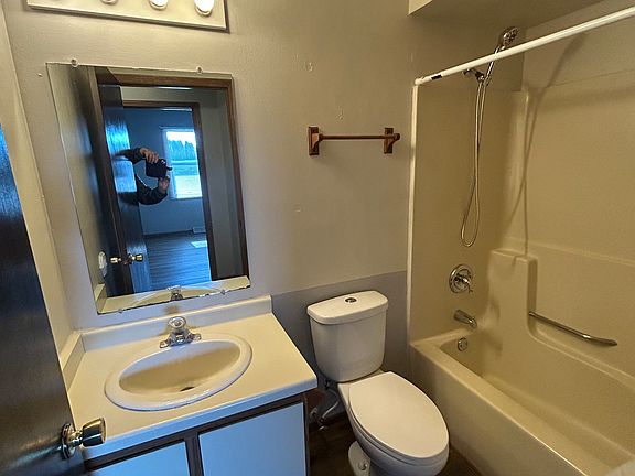 4th image of 439 E Monroe Ave #439