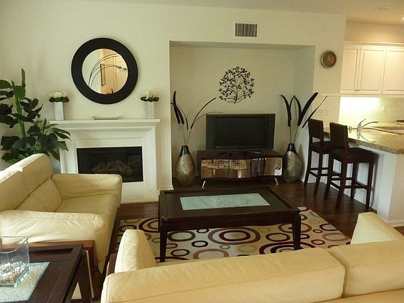 5th image of 1800 Oak St Unit 111