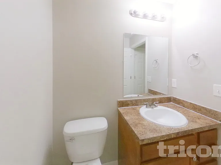 703 Bainbridge Loop — Photo 14