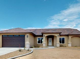 22560 Pahute Rd, Apple Valley, CA 92308