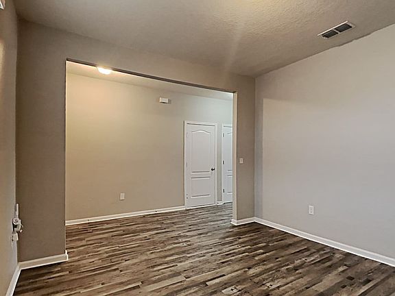 4th image of 3341 Canyon Falls Dr