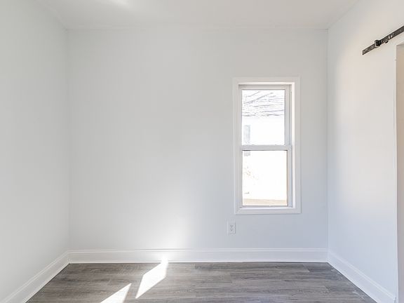 3rd image of 2008 Wood St