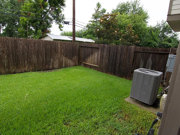 10957 Cannes Memorial Dr — Photo 26