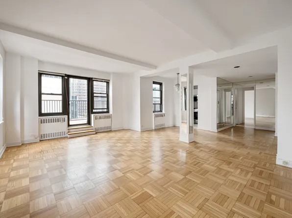 135 East 54th Street image 1 of 10
