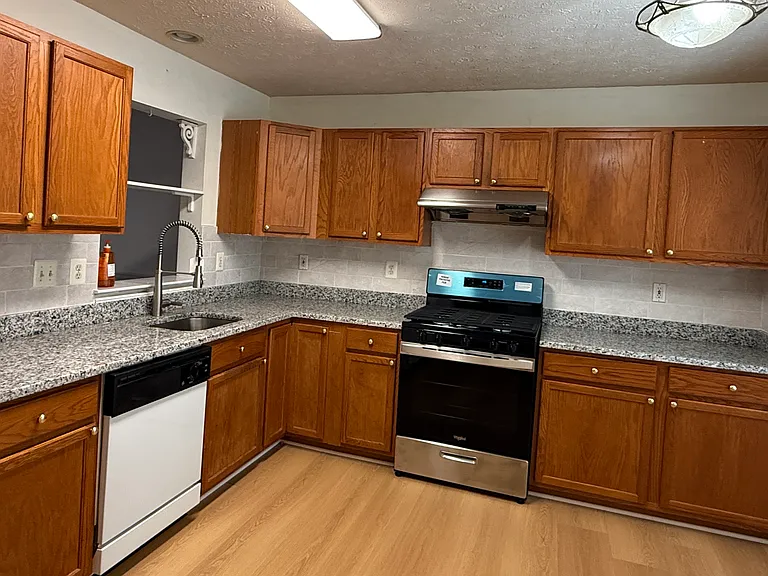 3340 Hollow Ct — Photo 13