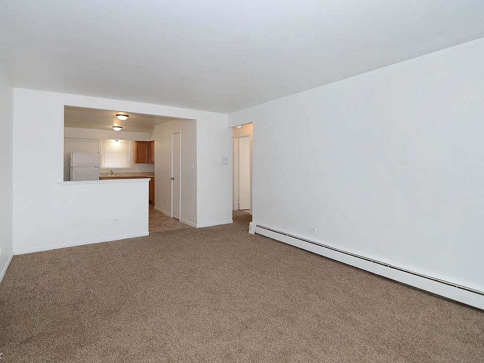 14122 S School St Apartments Chicago Living Room_02