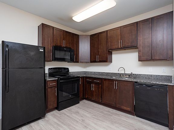 5th image of 161 Howard Ln APT 304