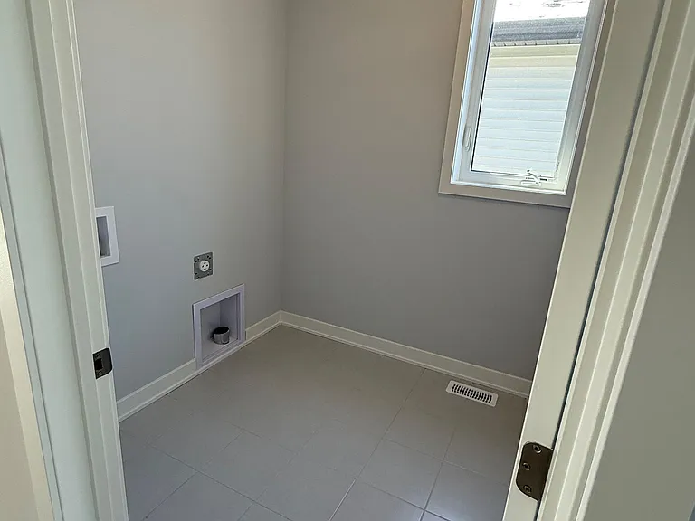 657 Bronze Copper Cres — Photo 17
