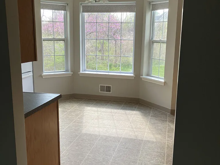 1027 Whitney Rd E #1 — Photo 2