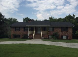 1216 Cresthill Dr, Louisville, TN 37777