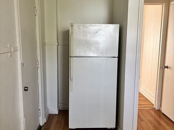3rd image of 325 N Lumber St #1