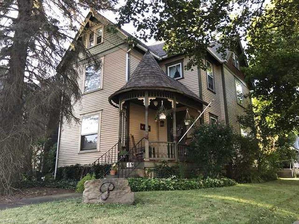 1st image of 218 E Martin St