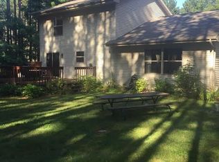 7614 Evergreen Dr E, Waupaca, WI 54981