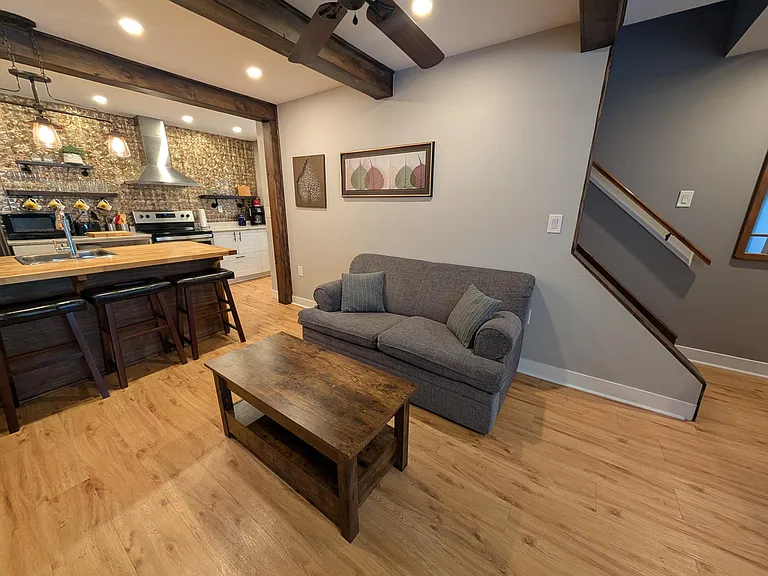 192 Adelaide St #HOUSE — Photo 8