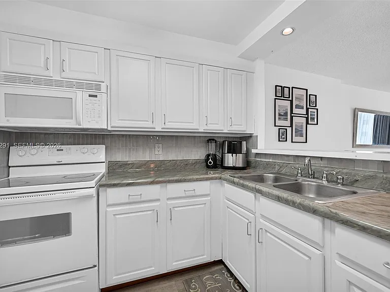 345 Ocean Dr #623 — Photo 27