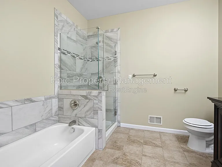 438 Elm St — Photo 4