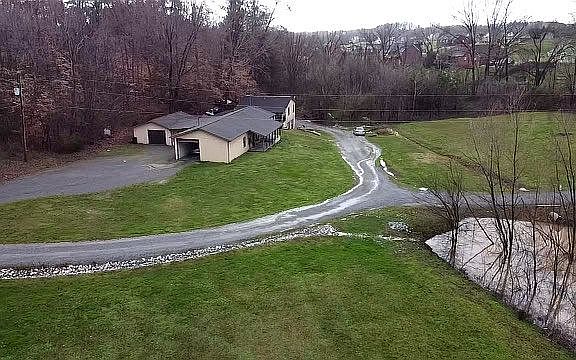 1 family dwelling w/garage