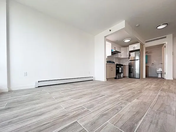 869 57th St #301, Brooklyn, NY 11220