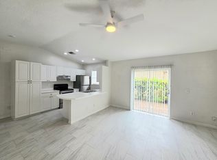 569 E Ridge Cir N, Boynton Beach, FL 33435