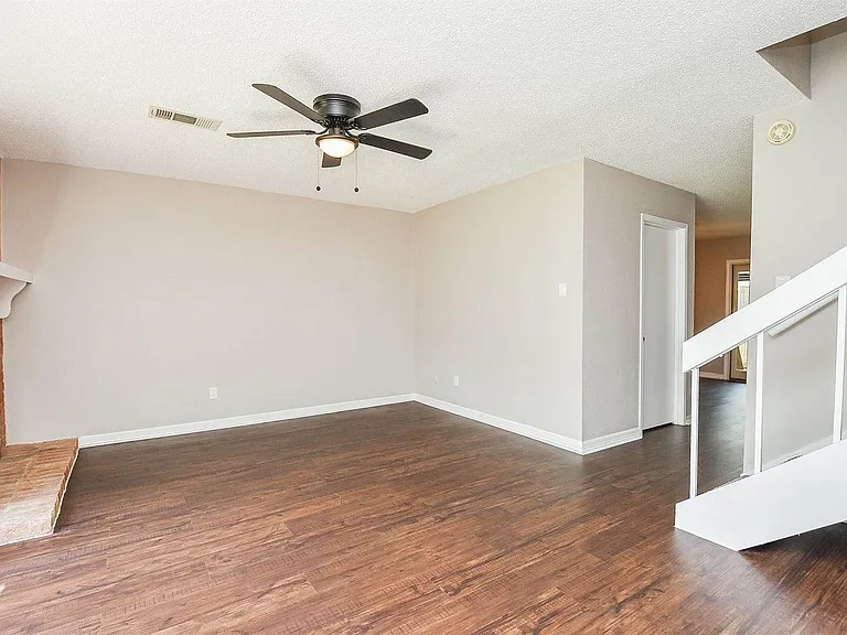 5809 Village Forest Ct — Photo 6