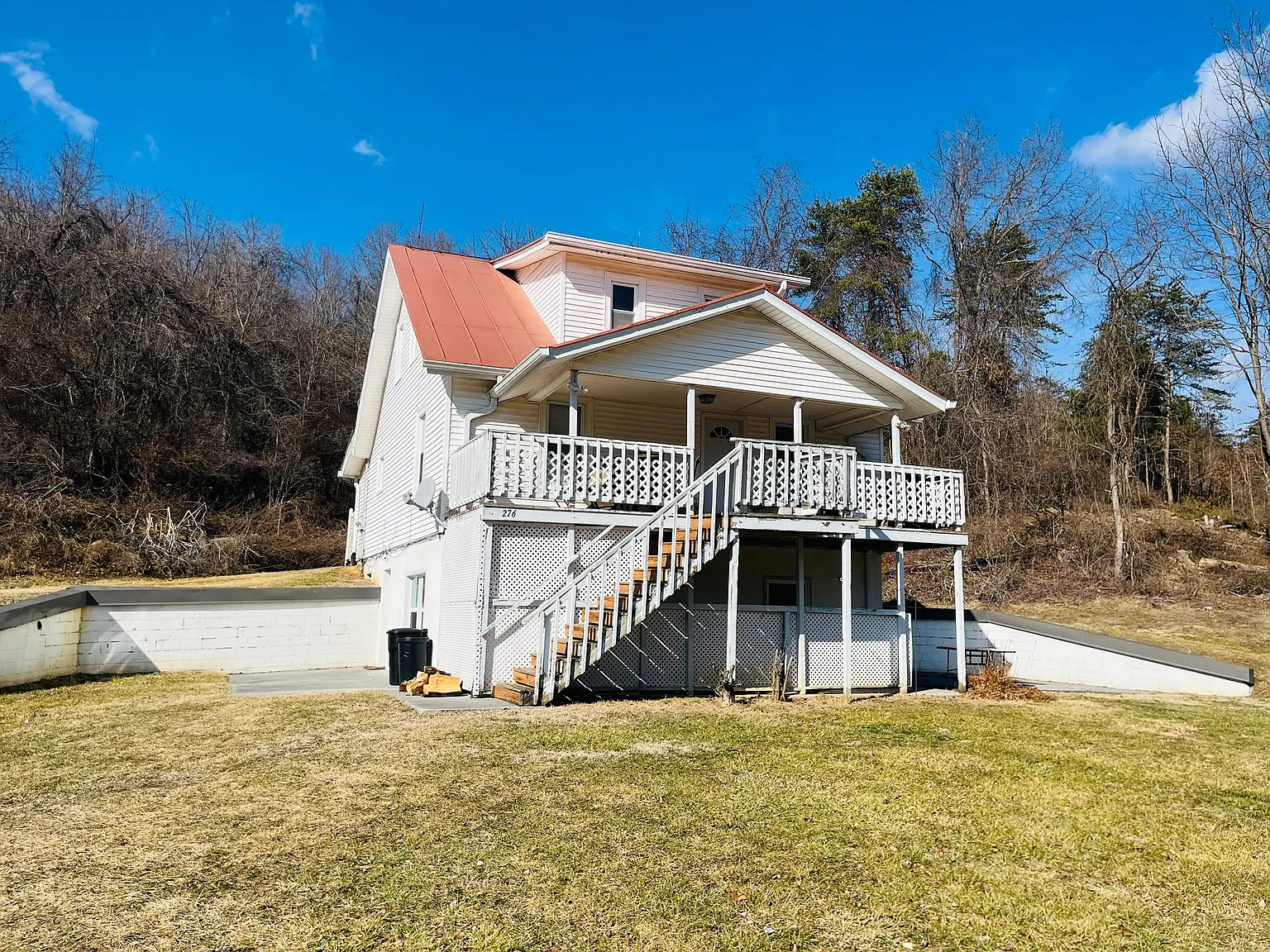 1095PH - 276 Jennelle Rd., - M — Photo 1