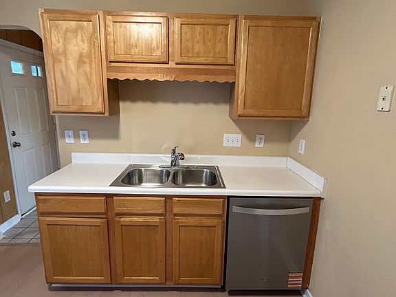 5th image of 5516 John McGraw Ln