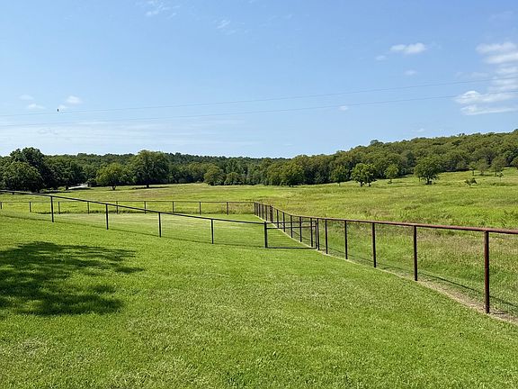 5th image of 1079 Union Hill Rd