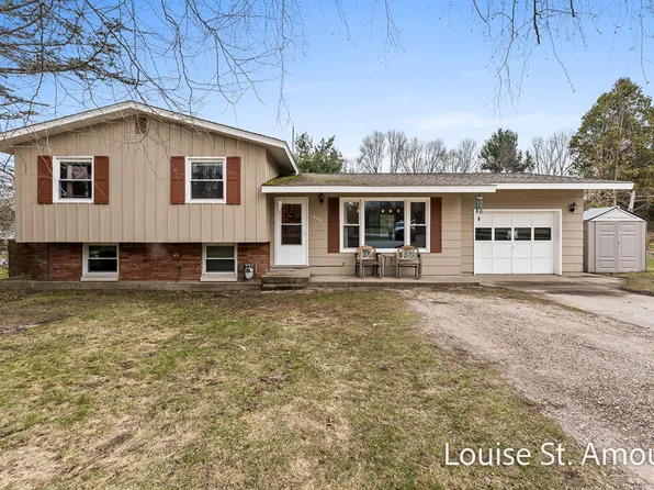 924 Fairlawn Ct, Whitehall, MI 49461