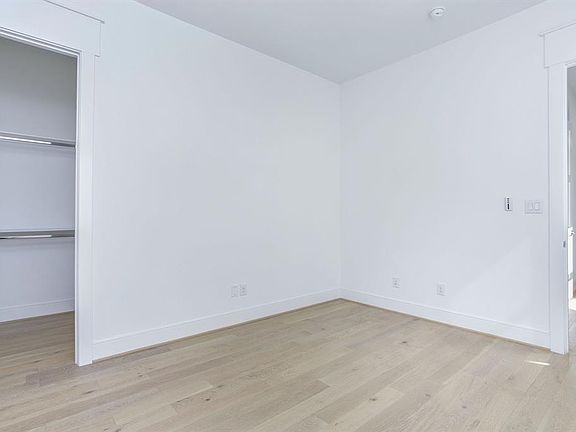 5th image of 9803-0 Mocking Bird Hill Ln