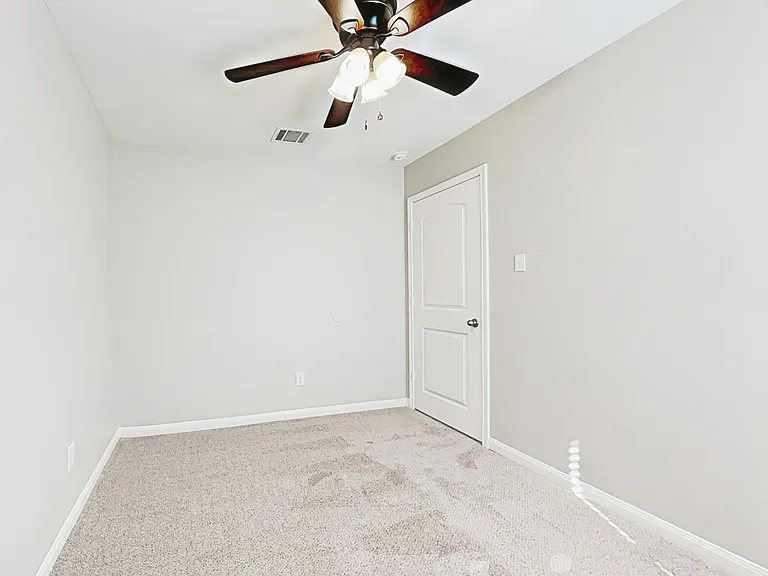 1404 Breanna Ln — Photo 10
