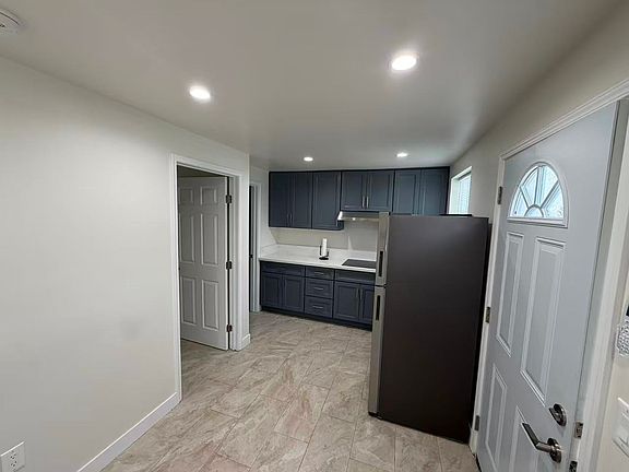 3rd image of 2948 Hollister Ave #Adu