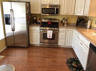357 Aldeburgh Ave, Somerset, NJ 08873