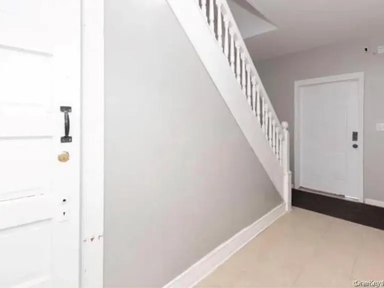 106 Winnikee Ave #3 — Photo 2