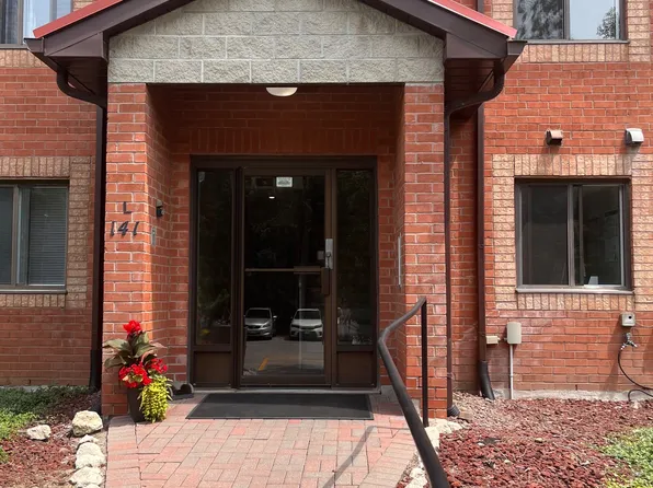 141 Edgehill Dr #L5, Barrie, ON L4N 1L9