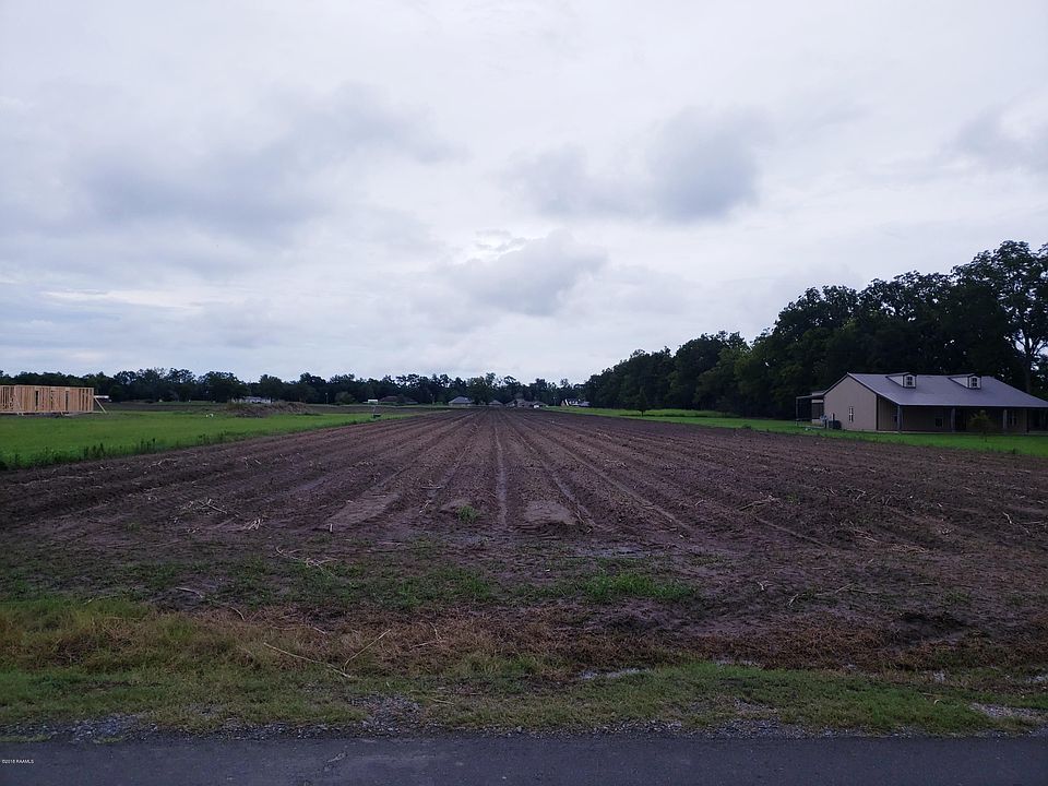 2nd image of Dermelie Calais Rd