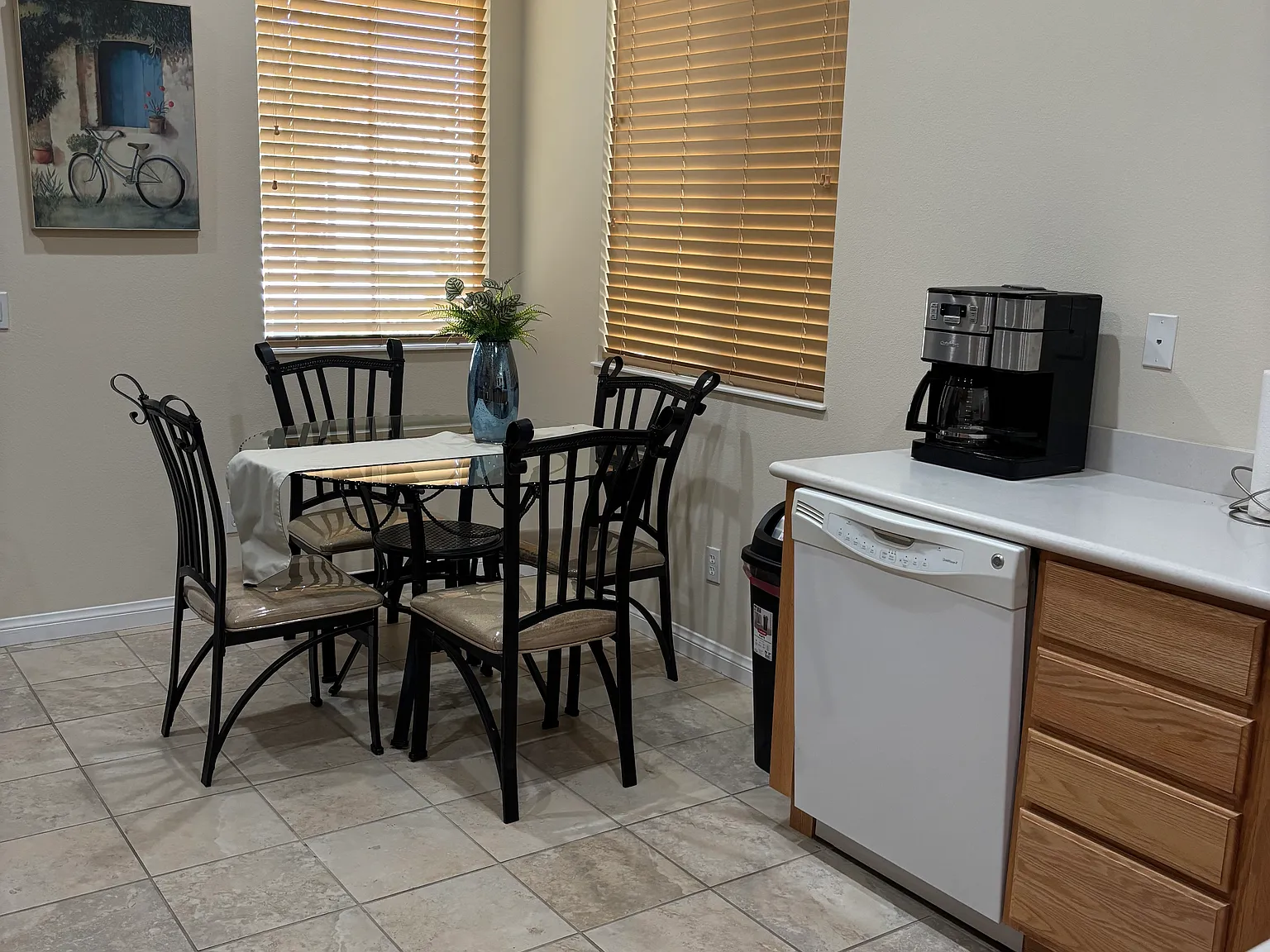 2 bed, 1205 sqft, $2,100 — Photo 4