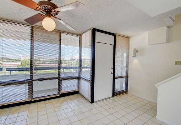 Home For Sale In Pointe South