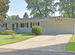 608 Arlington Dr, Marshalltown, IA 50158