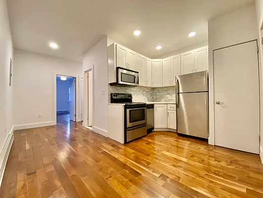 Rented by Bruma Realty LLC | media 1