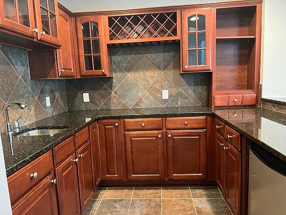4th image of 9538 Oakley Dr