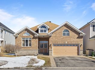 204 Hillpark High St, Ottawa, ON K1W 0B5