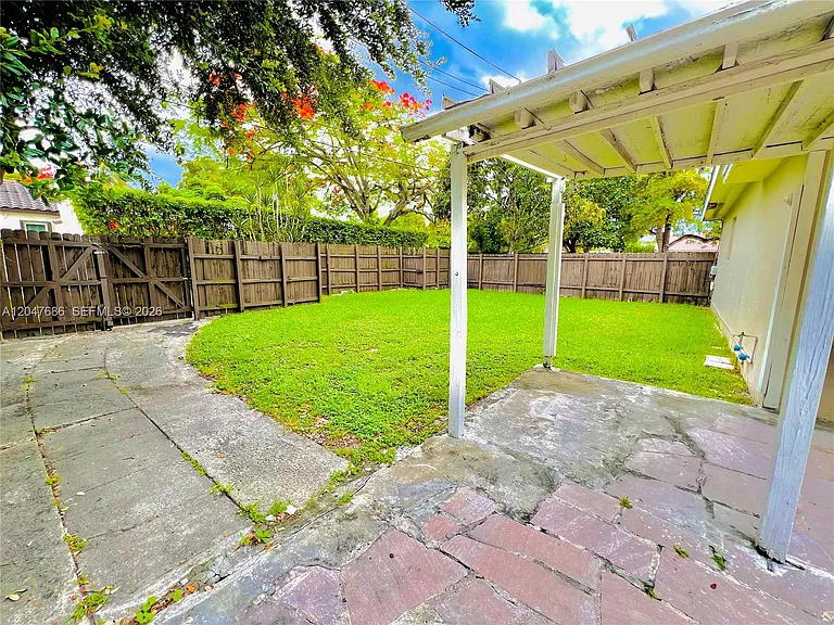 410 Pinecrest Dr — Photo 10
