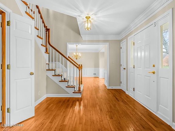 5th image of 9805 Melissa Dr