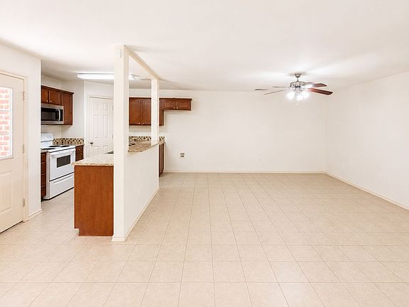 4th image of 907 Parkplace Rdg