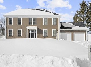 2 Hemlock St, Paxton, MA 01612