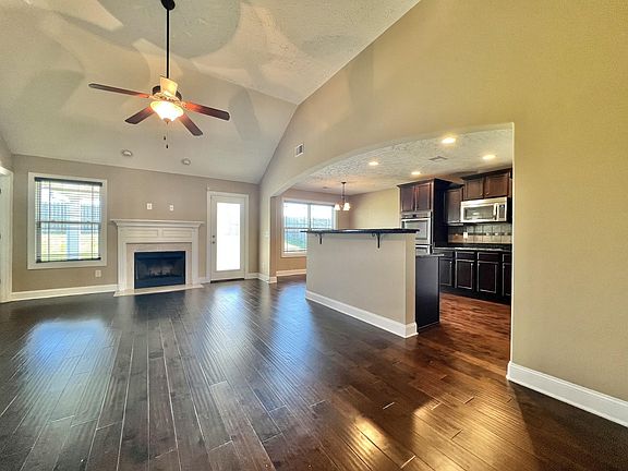 3rd image of 783 Sturdivant Dr